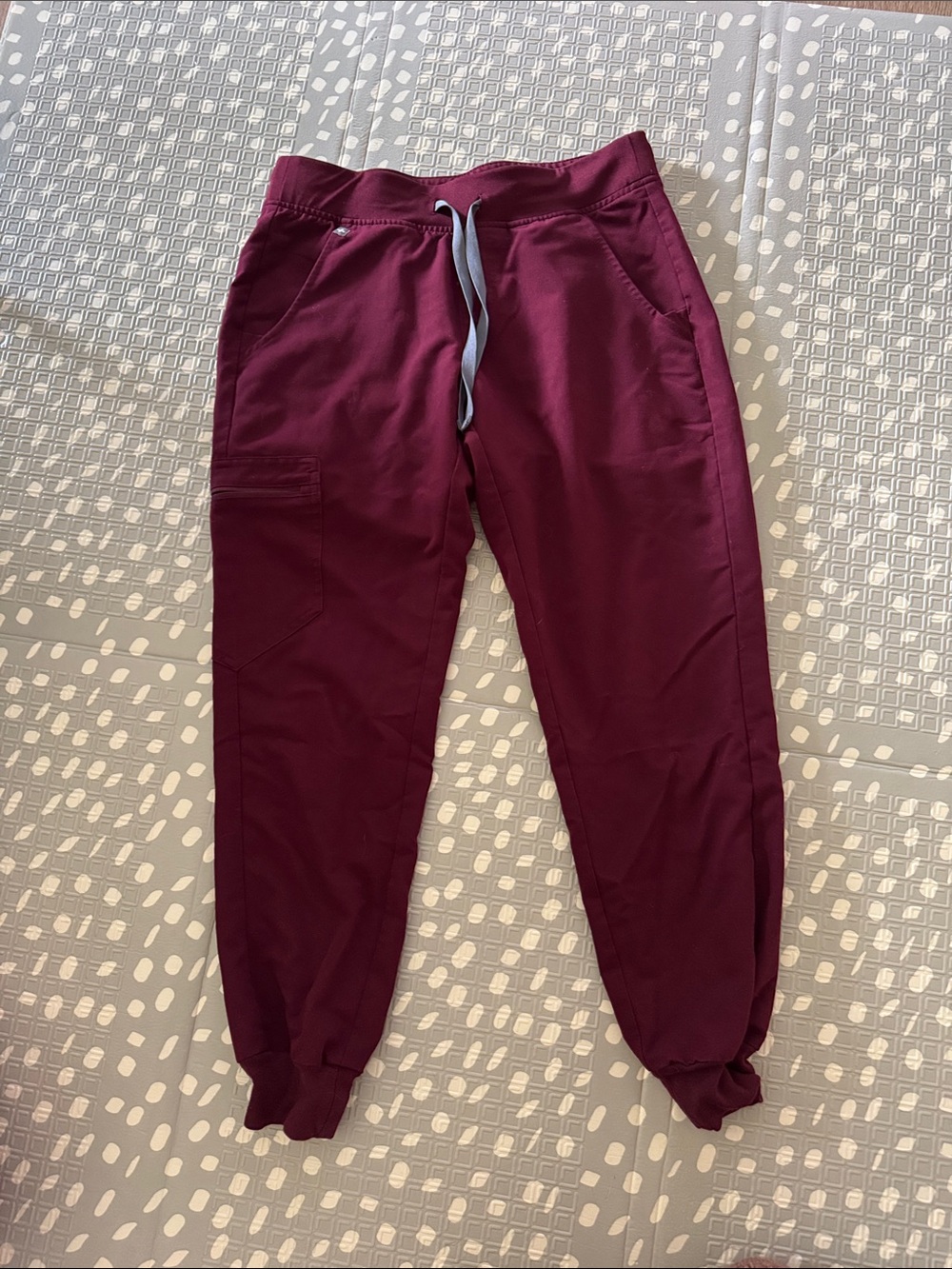 FIGS Women’s Burgandy Zamora Scrubs Petite Small